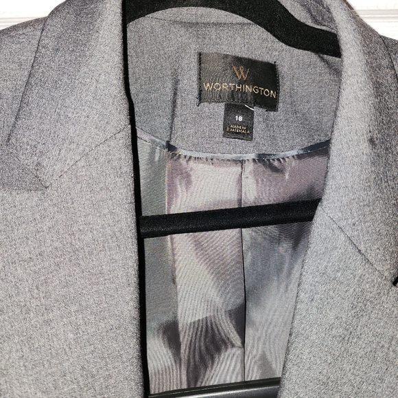 Womens Worthington suit - Picture 2 of 4